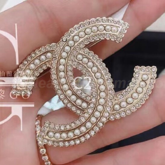 Chanel Brooch 520